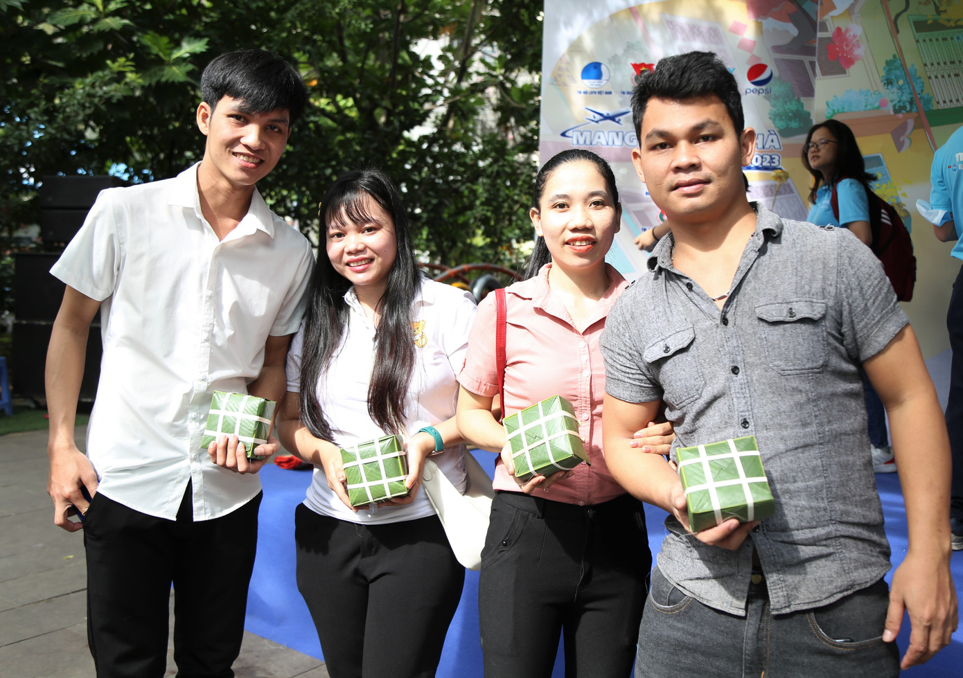 ... và đón nhận thành quả do chính mình làm nên.