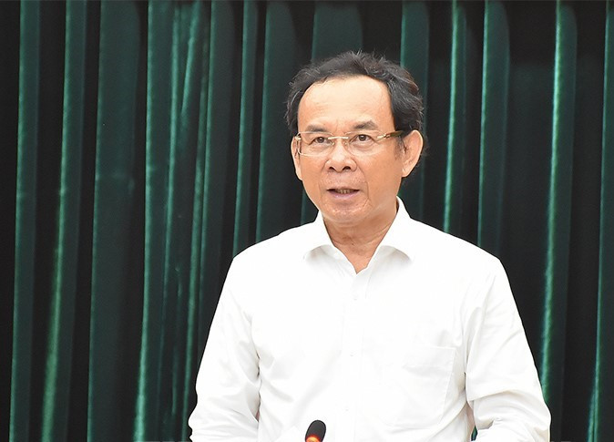 Bí thư Thành uỷ TPHCM Nguyễn Văn Nên trao đổi tại phiên họp. Ảnh: Thành uỷ TPHCM