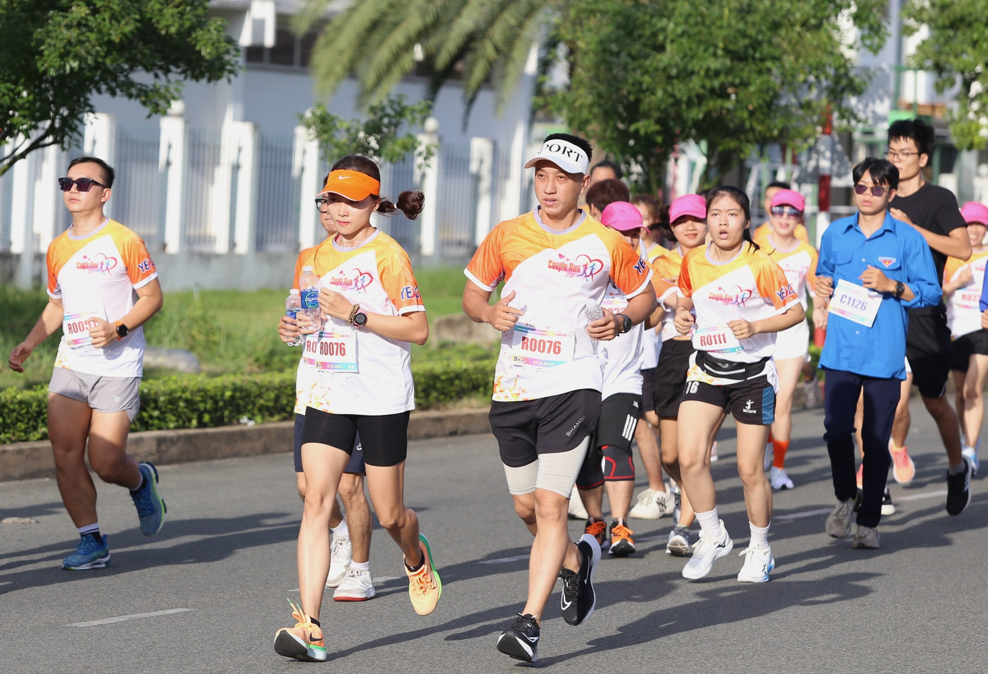 Đường chạy thu hút 1.000 vận động viên không chuyên, chủ yếu là những bạn trẻ, các đôi nam nữ thanh niên yêu nhau và cả những người trong độ tuổi trung niên. Đường chạy thu hút 1.000 vận động viên không chuyên, chủ yếu là những bạn trẻ, các đôi nam nữ thanh niên yêu nhau và cả những người trong độ tuổi trung niên.