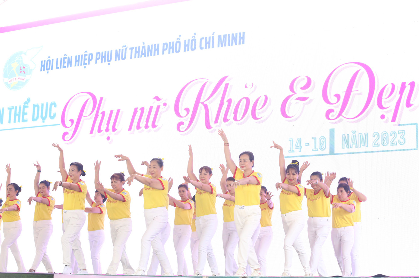 Chị em phụ nữ tranh tài hội thi đồng diễn thể dục "Phụ nữ khoẻ và đẹp" 2023. Ảnh: Ngô Tùng Chị em phụ nữ tranh tài hội thi đồng diễn thể dục "Phụ nữ khoẻ và đẹp" 2023. Ảnh: Ngô Tùng