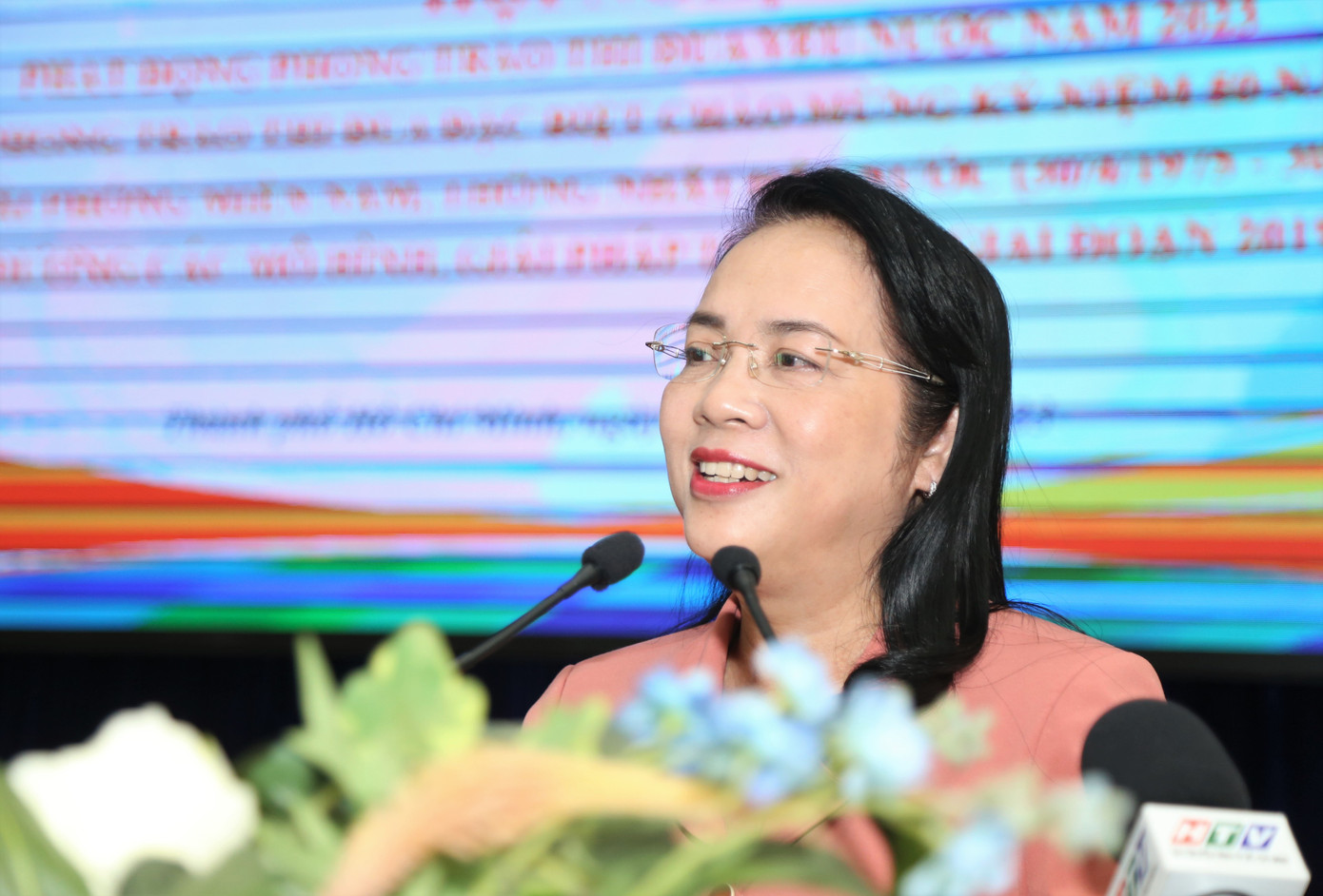 Chủ tịch Ủy ban MTTQ Việt Nam TPHCM Trần Kim Yến kêu gọi sự chung sức của hệ thống mặt trận các cấp thành phố hướng đến cột mốc 30/4/2025. Chủ tịch Ủy ban MTTQ Việt Nam TPHCM Trần Kim Yến kêu gọi sự chung sức của hệ thống mặt trận các cấp thành phố hướng đến cột mốc 30/4/2025.