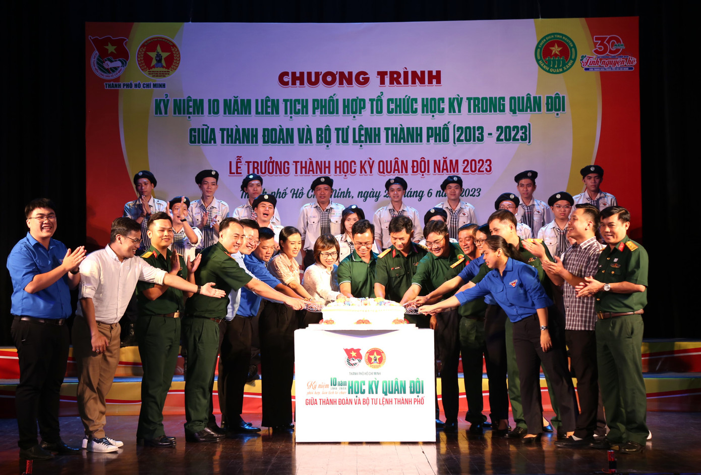 Kỷ niệm 10 năm thực hiện chương trình Học kỳ trong quân đội. Kỷ niệm 10 năm thực hiện chương trình Học kỳ trong quân đội.
