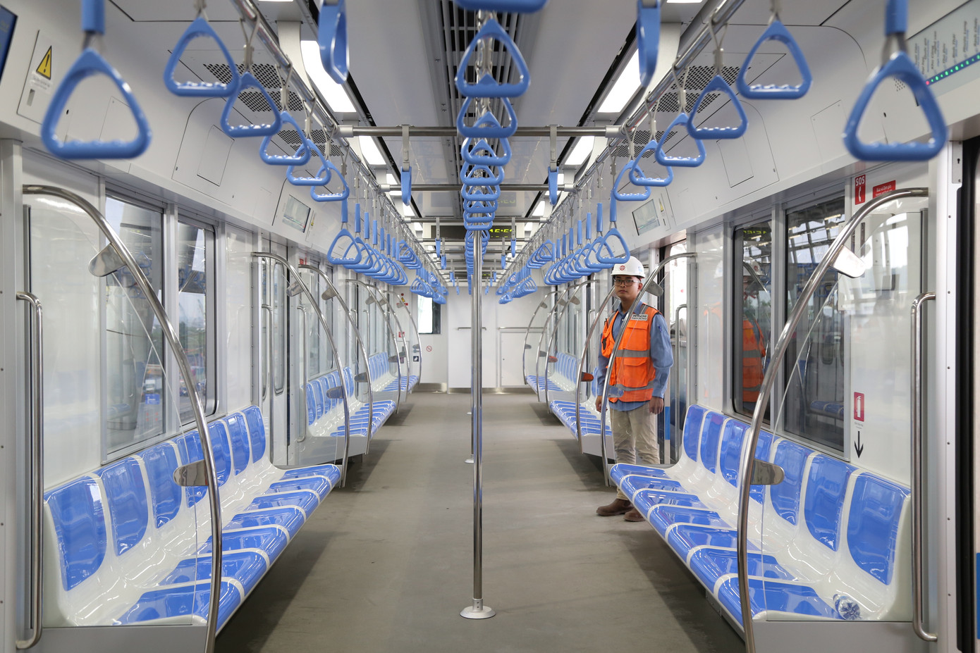 Theo thiết kế, đoạn chạy trên cao của tuyến có tốc độ tối đa là 110km/h. Tuy nhiên trong quá trình chạy thử, để đảm bảo an toàn, đoàn tàu chỉ chạy tốc độ tối đa khoảng 40 km/h. Lần chạy này gồm 6 chuyến, chở tổng cộng khoảng 2.000 khách trong và ngoài nước.