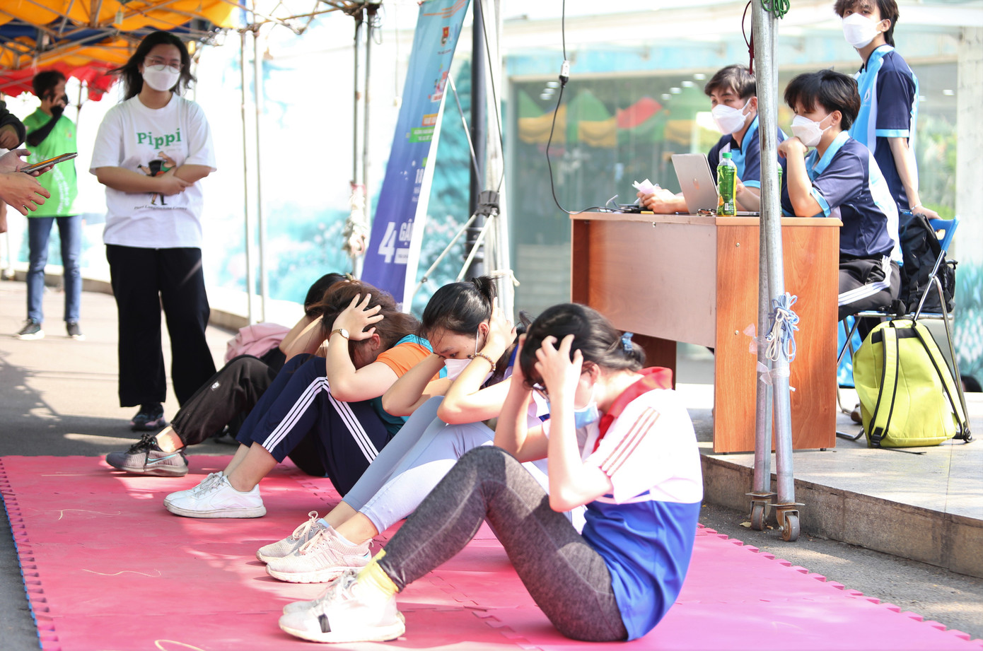 Bạn trẻ tham gia sát hạch thể lực và công nhận danh hiệu “Thanh niên khỏe” theo tiêu chuẩn “Thể lực tốt” danh hiệu “Sinh viên 5 tốt” các cấp.