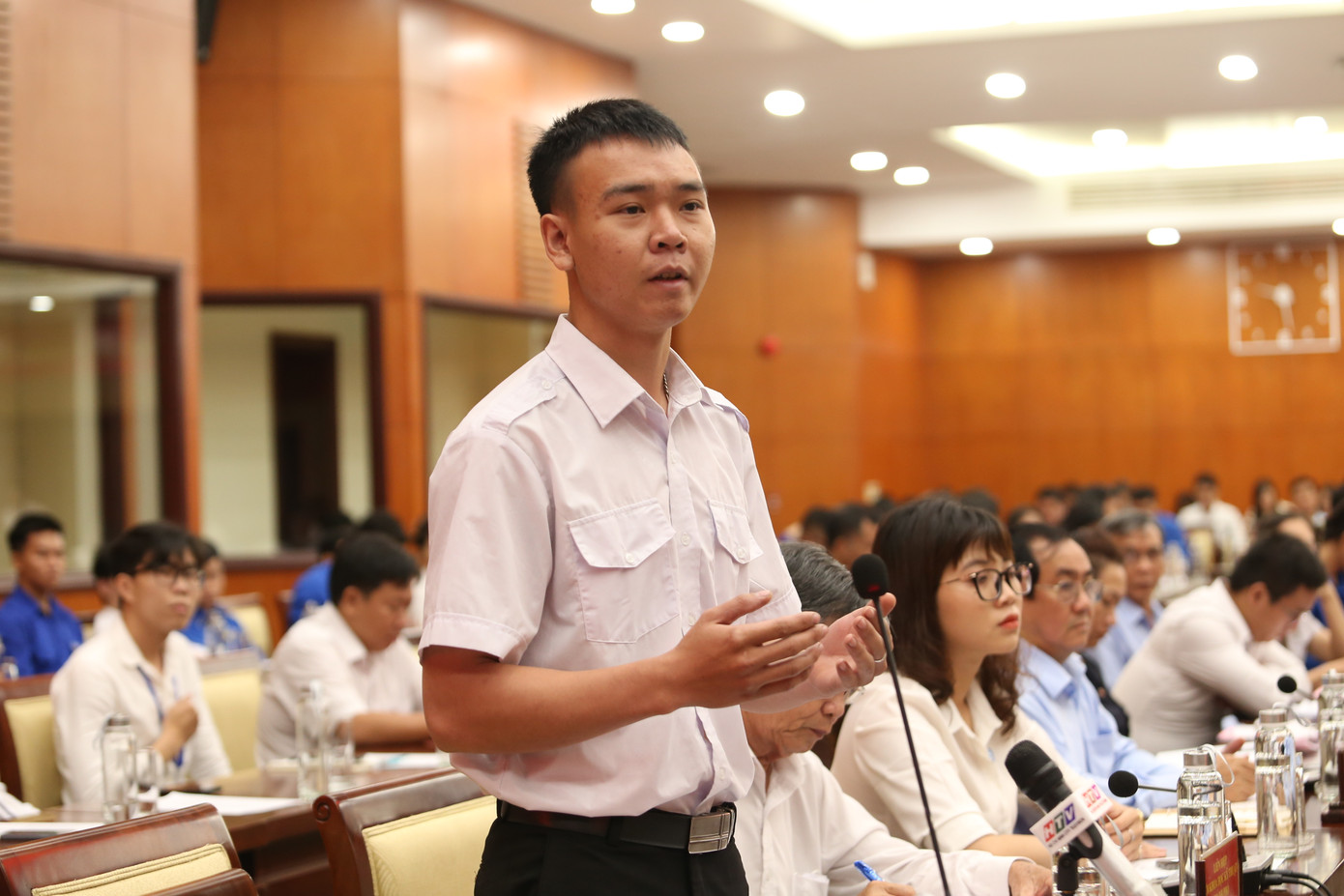 Bạn Đức Công nêu ý kiến.