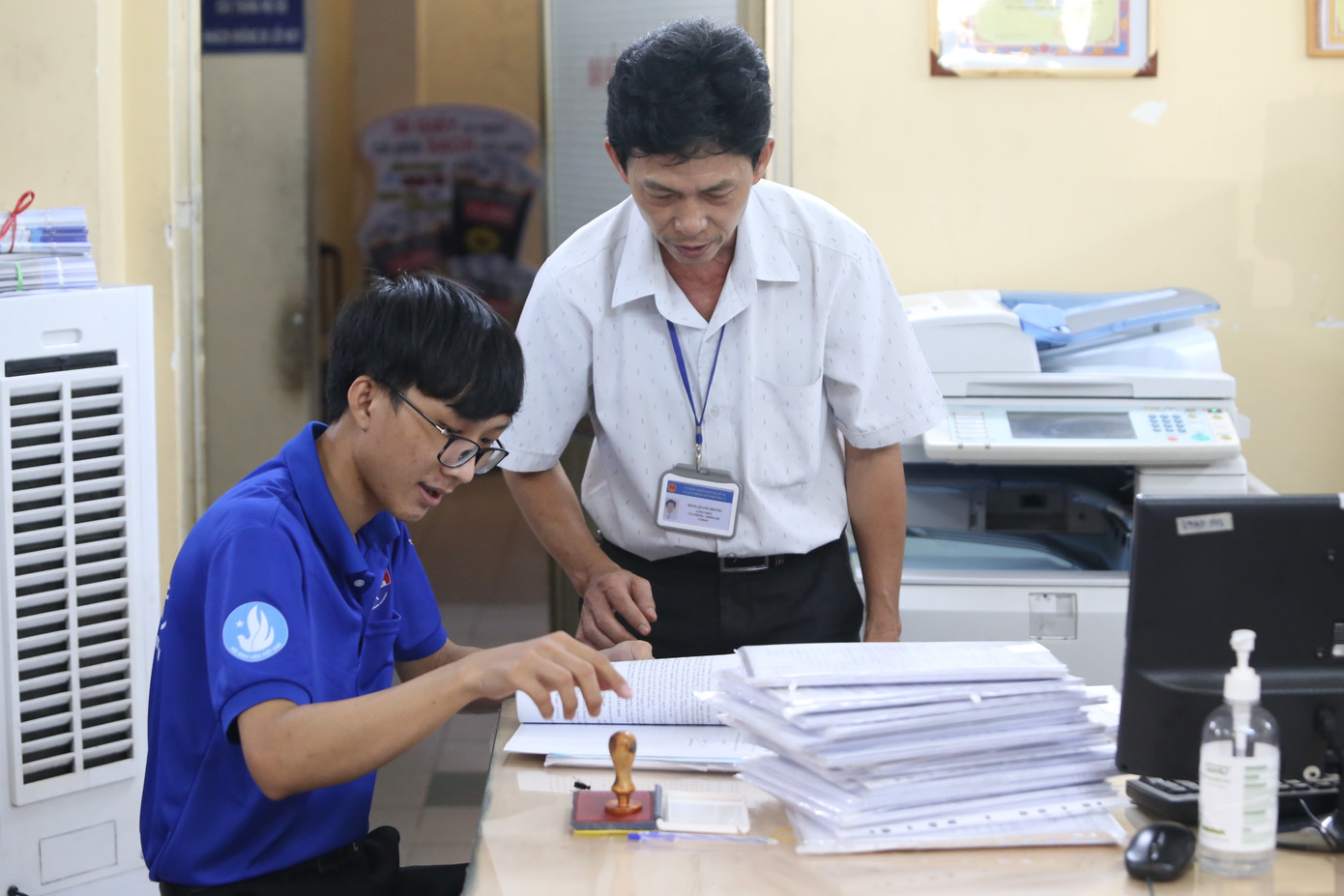 TPHCM hiện có nhiều phường, xã có trên 100.000 dân, cần có thêm các cán bộ lãnh đạo để giải quyết công việc.