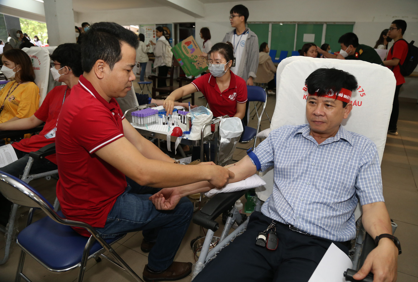 Đến nay, ông Lý Kế Nam (chuyên viên phòng Bảo đảm chất lượng) đã hiến máu khoảng 15 lần.