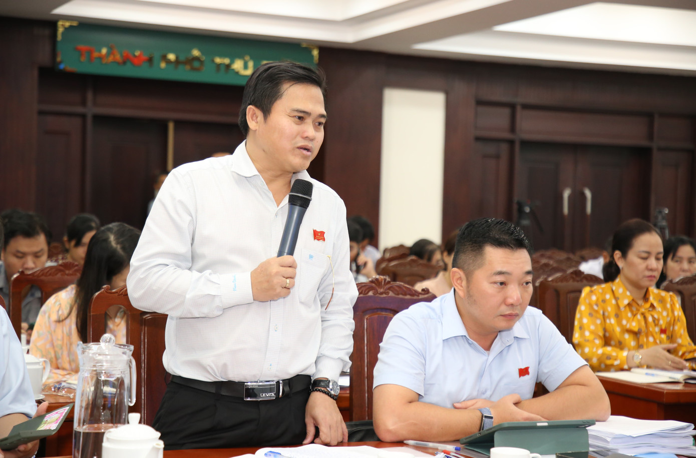 Ông Cao Thanh Bình trao đổi tại buổi làm việc. Ông Cao Thanh Bình trao đổi tại buổi làm việc.