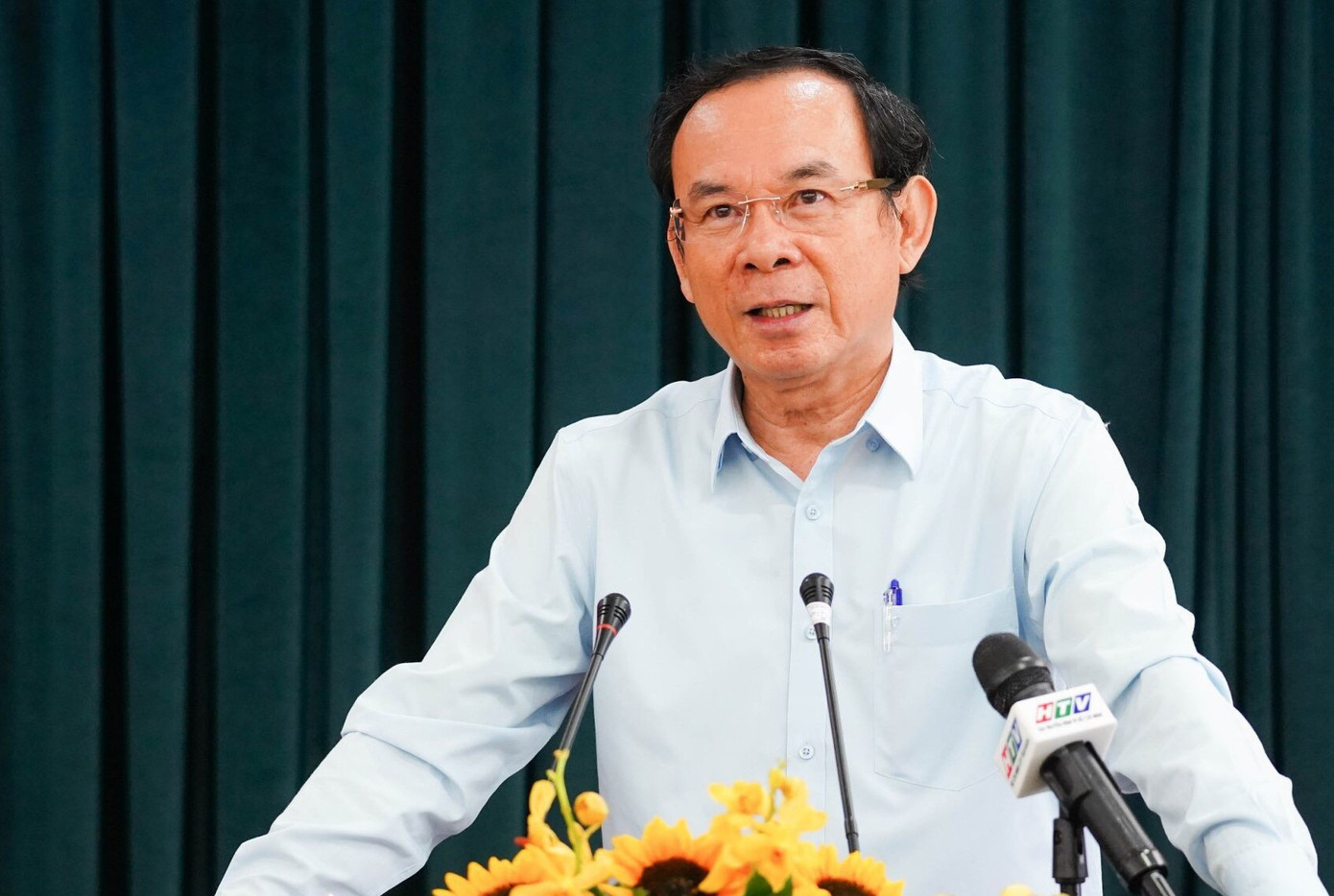 Bí thư Thành ủy TPHCM Nguyễn Văn Nên: "Giải ngân rất thấp thì nghiêm khắc phê bình". Bí thư Thành ủy TPHCM Nguyễn Văn Nên: "Giải ngân rất thấp thì nghiêm khắc phê bình".