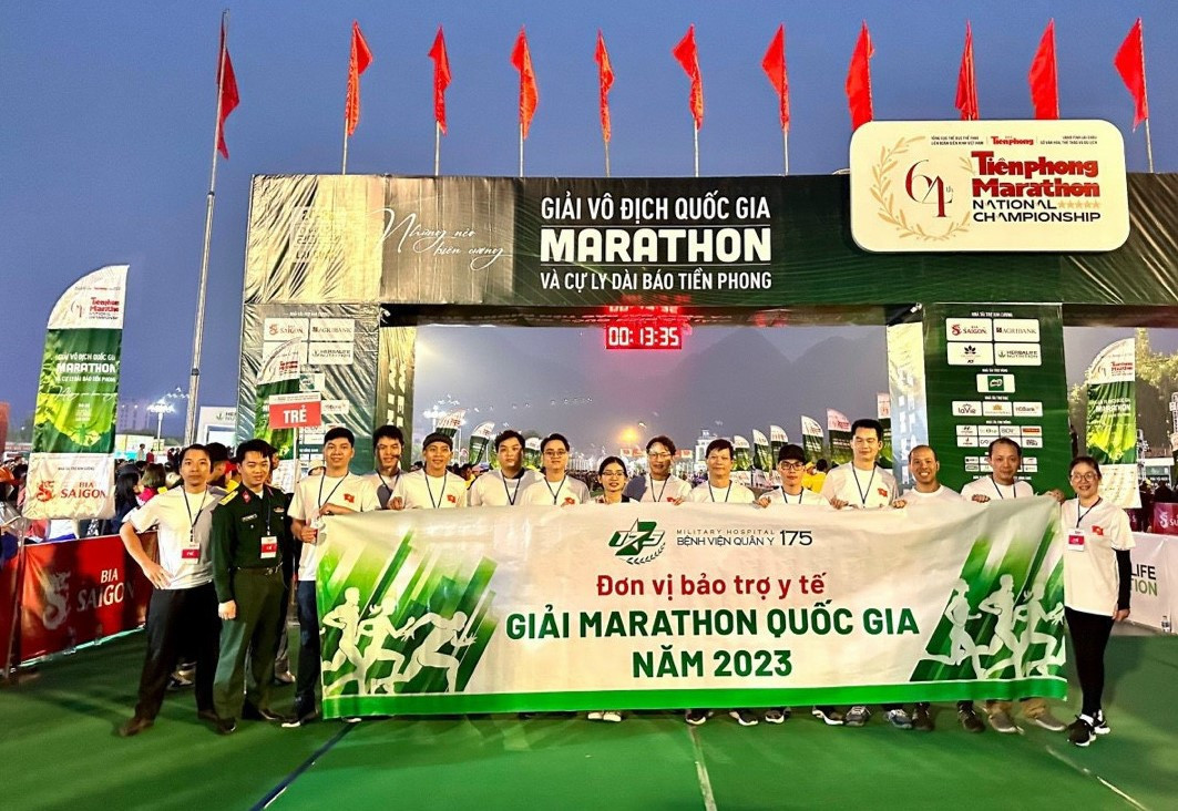 Đội ngũ nhân viên y tế Bệnh viện Quân y 175 tham gia hỗ trợ giải Vô địch quốc gia Marathon và cự ly dài báo Tiền Phong lần thứ 64 - năm 2023.