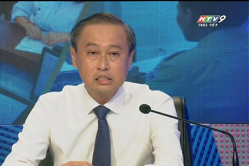 Giám đốc Sở Nội vụ TPHCM Huỳnh Thanh Nhân trao đổi tại chương trình (ảnh chụp màn hình) Giám đốc Sở Nội vụ TPHCM Huỳnh Thanh Nhân trao đổi tại chương trình (ảnh chụp màn hình)