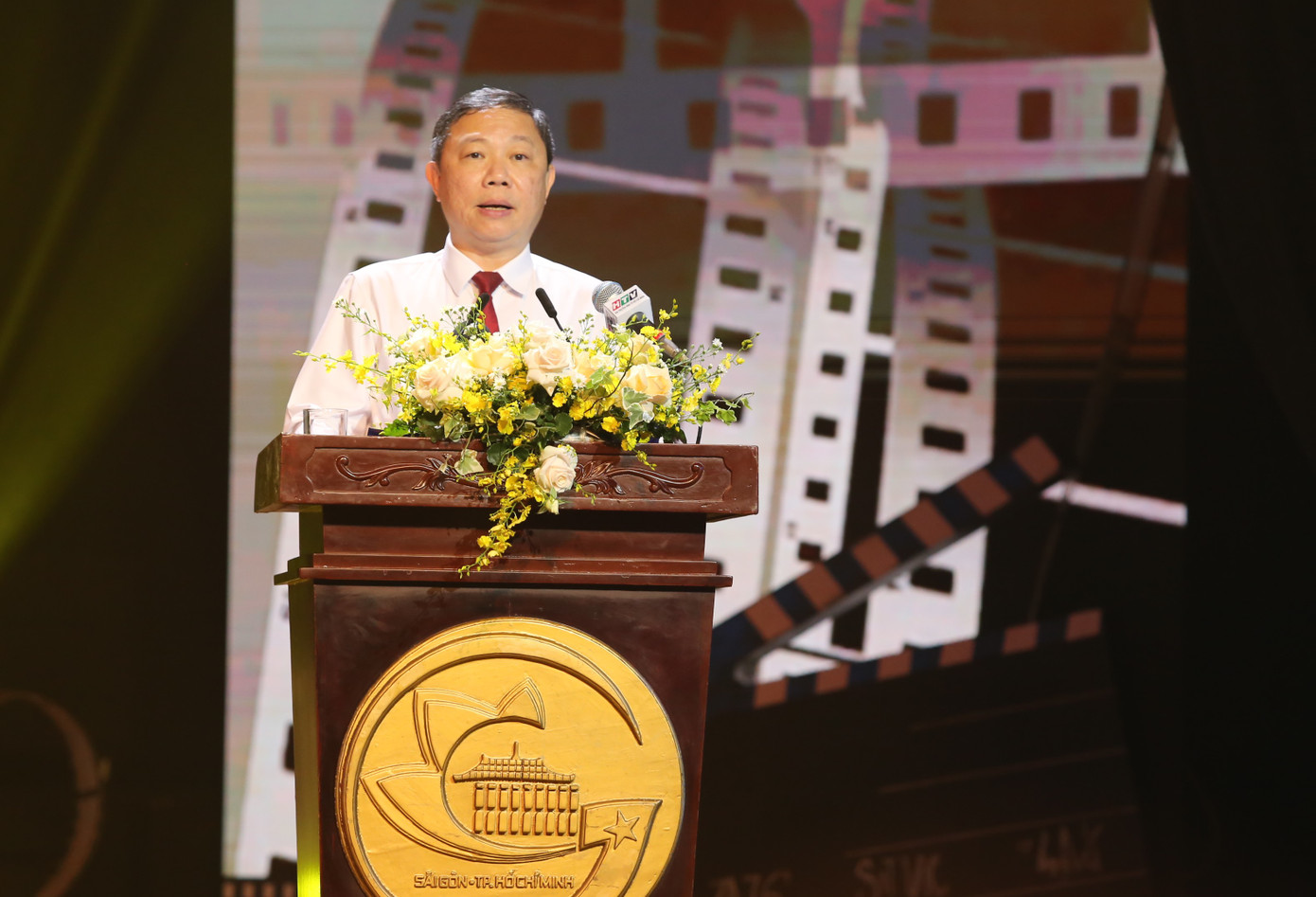 Phó Chủ tịch UBND TPHCM Dương Anh Đức khai mạc liên hoan phim. Ảnh: Ngô Tùng.