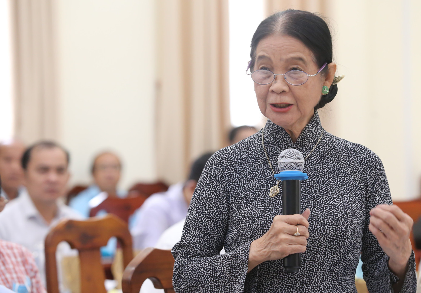 Luật sư Trương Thị Hòa góp ý. Luật sư Trương Thị Hòa góp ý.