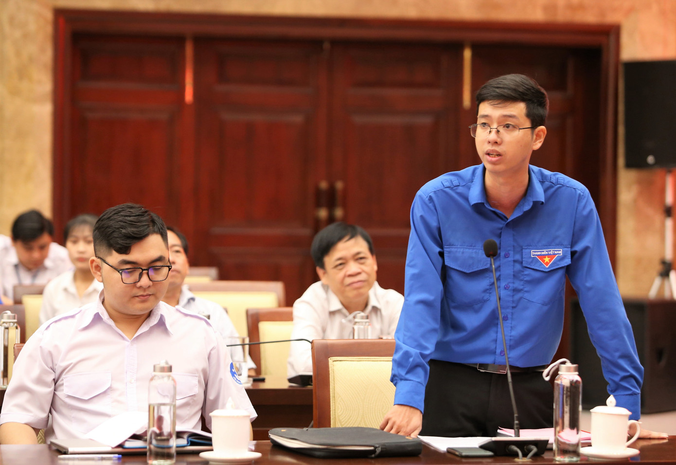 Anh Trương Văn An nêu hiến kế tại buổi đối thoại.