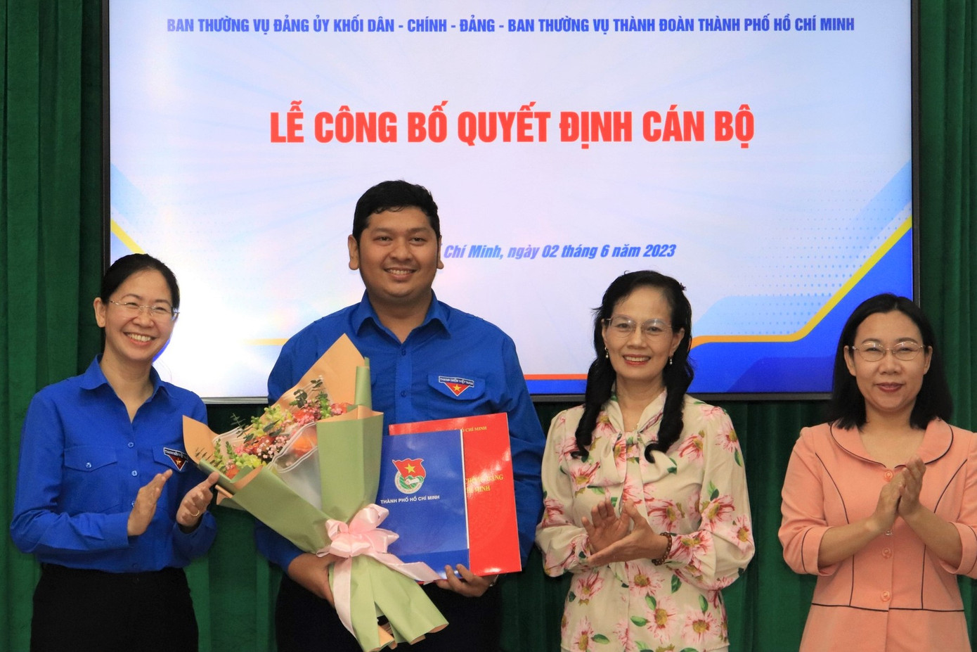 Cùng ngày, Ban Thường vụ Thành Đoàn, Ban Thường vụ Đảng ủy Khối Dân - Chính - Đảng TPHCM đã trao quyết định điều động anh Bùi Hữu Hồng Hải giữ chức Bí thư Đoàn Khối.