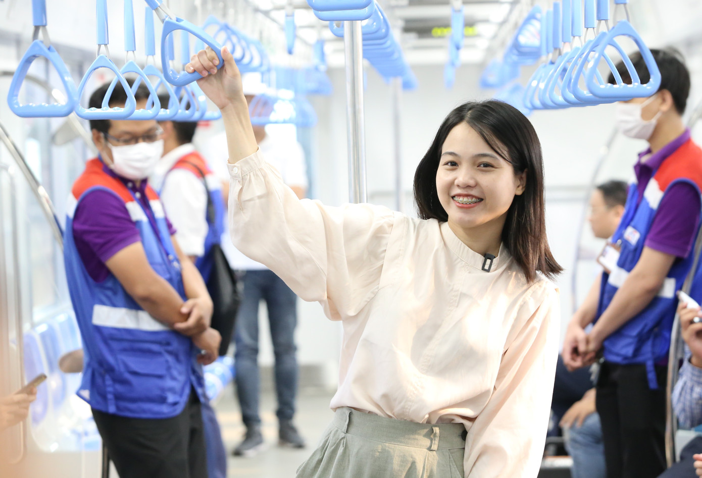 Bạn trẻ Việt hào hứng ghi lại hình ảnh lưu niệm trong chuyến đi đáng nhớ.