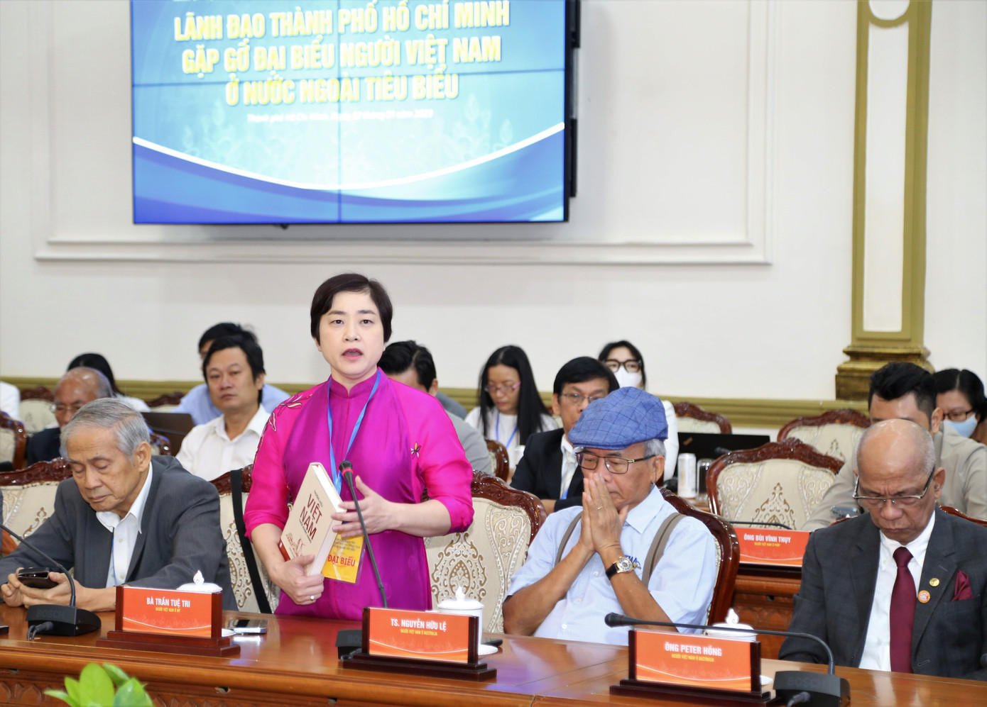 Bà Trần Tuệ Tri nêu ý kiến tại chương trình.