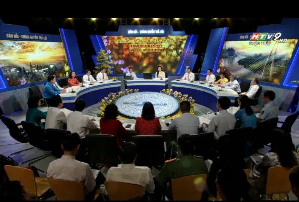 Quang cảnh chương trình. (Ảnh chụp màn hình) Quang cảnh chương trình. (Ảnh chụp màn hình)