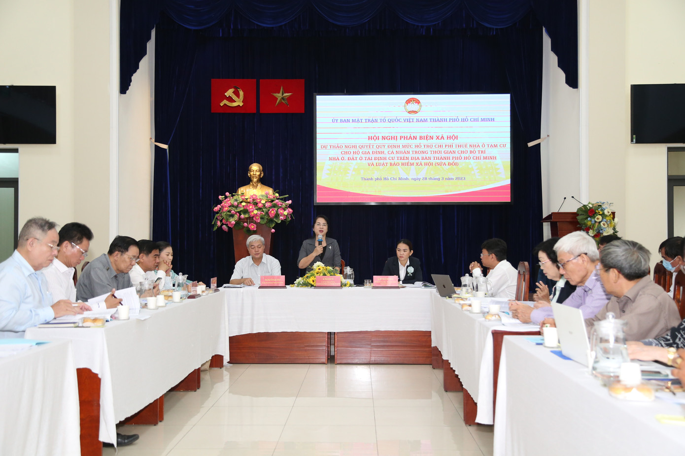 Hội nghị phản biện Luật BHXH (sửa đổi) và nghị quyết quy định mức hỗ trợ chi phí thuê nhà ở tạm cư cho hộ gia đình, cá nhân. Ảnh: Ngô Tùng Hội nghị phản biện Luật BHXH (sửa đổi) và nghị quyết quy định mức hỗ trợ chi phí thuê nhà ở tạm cư cho hộ gia đình, cá nhân. Ảnh: Ngô Tùng