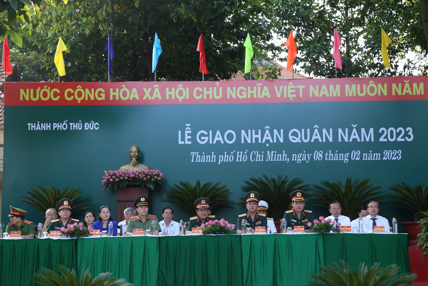 Lãnh đạo Bộ Quốc phòng, Bộ Công an, TPHCM đến dự và động viên các tân binh. Ảnh: Ngô Tùng