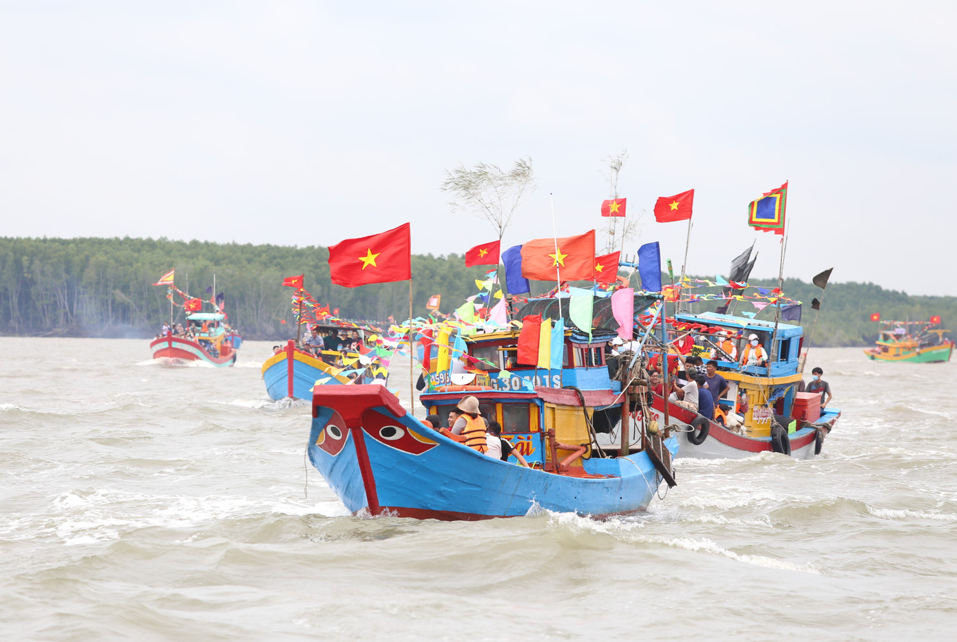 Lễ Nghinh Ông trên biển là một trong những hoạt động quan trọng, đặc sắc trong tổng thể các hoạt động của Lễ hội Nghinh Ông - Cần Giờ mỗi năm.