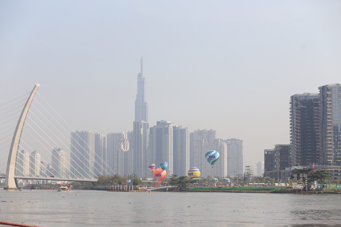 Cũng là một điểm nhấn đón Tết Dương lịch 2024, TP Thủ Đức tổ chức tuần lễ văn hóa - nghệ thuật - trải nghiệm với chuỗi hoạt động đa dạng, đa sắc màu tại Công viên bờ sông Sài Gòn, phường Thủ Thiêm. Tuần lễ sẽ khép lại với màn countdown chào đón năm mới 2024 diễn ra từ chiều tối 31/12/2023. Cũng là một điểm nhấn đón Tết Dương lịch 2024, TP Thủ Đức tổ chức tuần lễ văn hóa - nghệ thuật - trải nghiệm với chuỗi hoạt động đa dạng, đa sắc màu tại Công viên bờ sông Sài Gòn, phường Thủ Thiêm. Tuần lễ sẽ khép lại với màn countdown chào đón năm mới 2024 diễn ra từ chiều tối 31/12/2023.