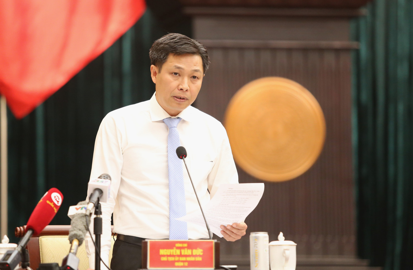 Chủ tịch UBND quận 12 Nguyễn Văn Đức trả lời các vấn đề. Ảnh: Ngô Tùng Chủ tịch UBND quận 12 Nguyễn Văn Đức trả lời các vấn đề. Ảnh: Ngô Tùng