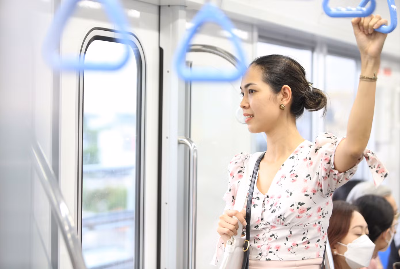 Trong lần chạy thử này, hành khách có được những trải nghiệm cho riêng mình khi có dịp đi trên đoàn tàu đang dần hoàn thiện các khâu để tiến tới vận hành thương mại.