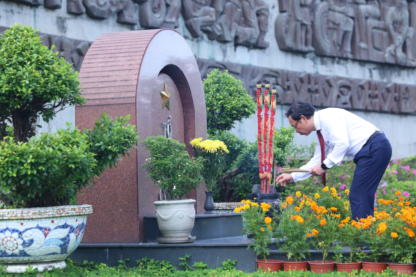 Cùng với cả nước, TPHCM hướng về nguồn cội với tấm lòng tri ân sâu sắc.