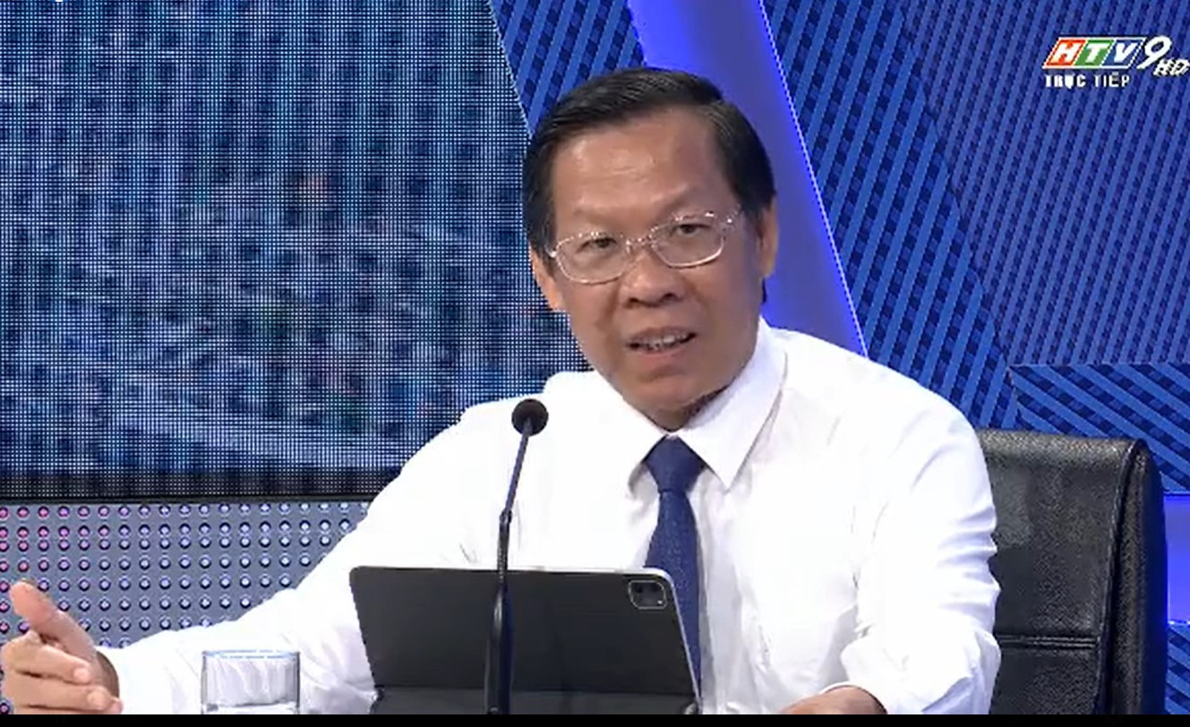 Chủ tịch UBND TPHCM Phan Văn Mãi trao đổi tại chương trình. Chủ tịch UBND TPHCM Phan Văn Mãi trao đổi tại chương trình.