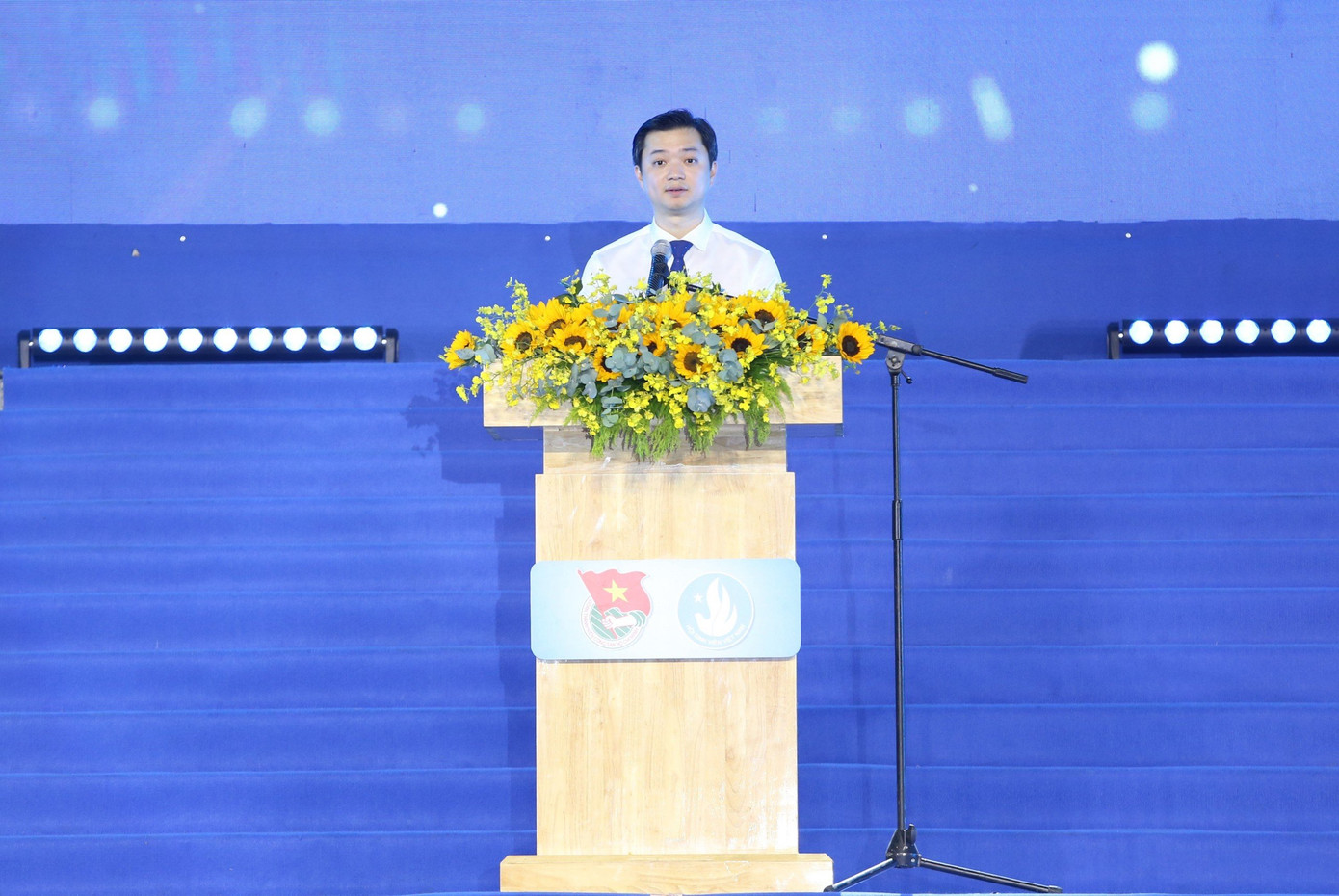 Anh Nguyễn Minh Triết - Bí thư T.Ư Đoàn, Chủ tịch T.Ư Hội Sinh viên Việt Nam phát biểu tại chương trình. (Ảnh: Ngô Tùng)