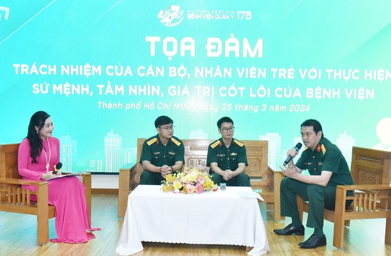 Các đại biểu đang giao lưu, chia sẻ tại buổi tọa đàm. (Ảnh: Hùng Khoa) Các đại biểu đang giao lưu, chia sẻ tại buổi tọa đàm. (Ảnh: Hùng Khoa)