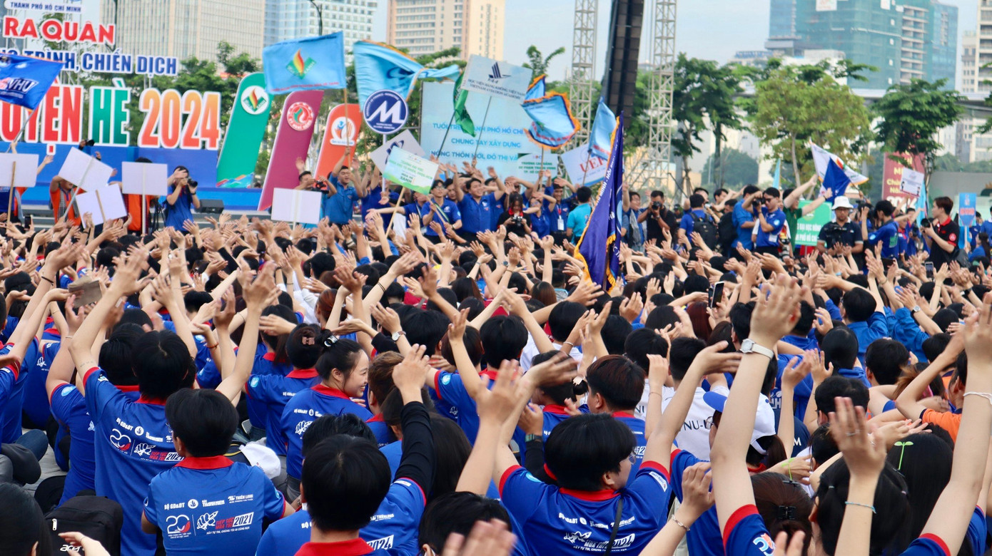 Những màn khởi động 'cháy' hết mình của các bạn sinh viên TP. HCM tại Lễ ra quân các chương trình, chiến dịch Tình nguyện Hè năm 2024. Những màn khởi động 'cháy' hết mình của các bạn sinh viên TP. HCM tại Lễ ra quân các chương trình, chiến dịch Tình nguyện Hè năm 2024.