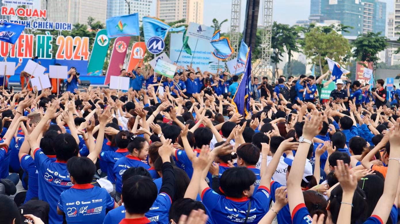 Những màn khởi động 'cháy' hết mình của các bạn sinh viên TP. HCM tại Lễ ra quân các chương trình, chiến dịch Tình nguyện Hè năm 2024.