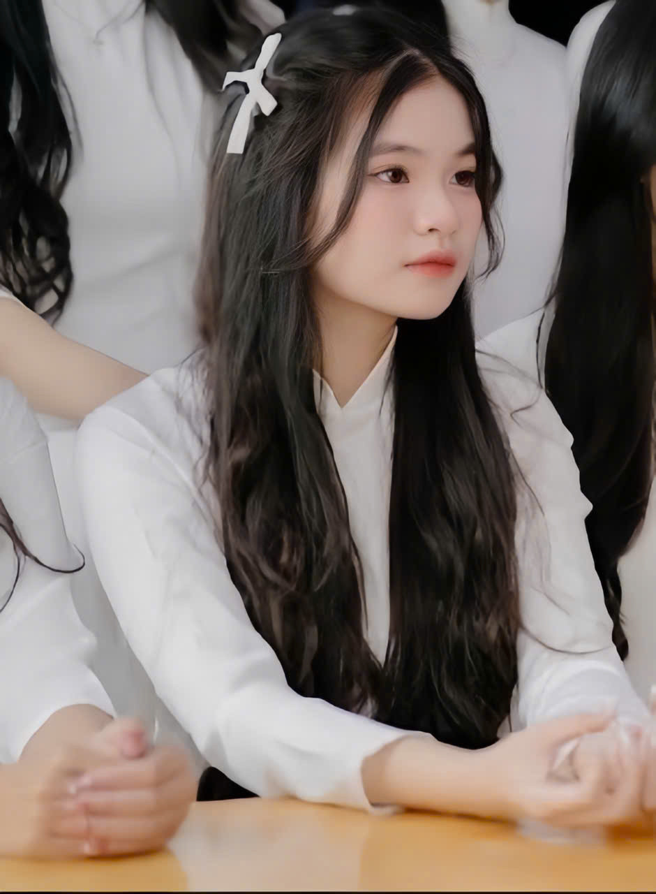 Kim Chi là một trong 90 sinh viên sẽ nhận học bổng “Nâng bước thủ khoa 2024” . Kim Chi là một trong 90 sinh viên sẽ nhận học bổng “Nâng bước thủ khoa 2024” .