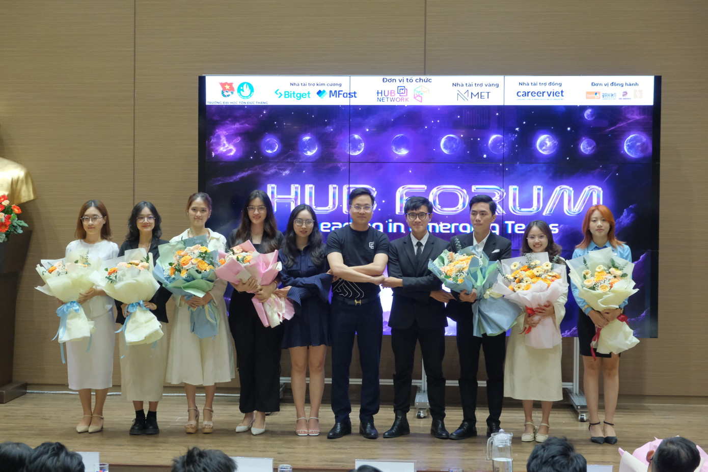 Mạng lưới Hub Network TP. HCM ra mắt, anh Huỳnh Đức làm Chủ tịch. Mạng lưới Hub Network TP. HCM ra mắt, anh Huỳnh Đức làm Chủ tịch.