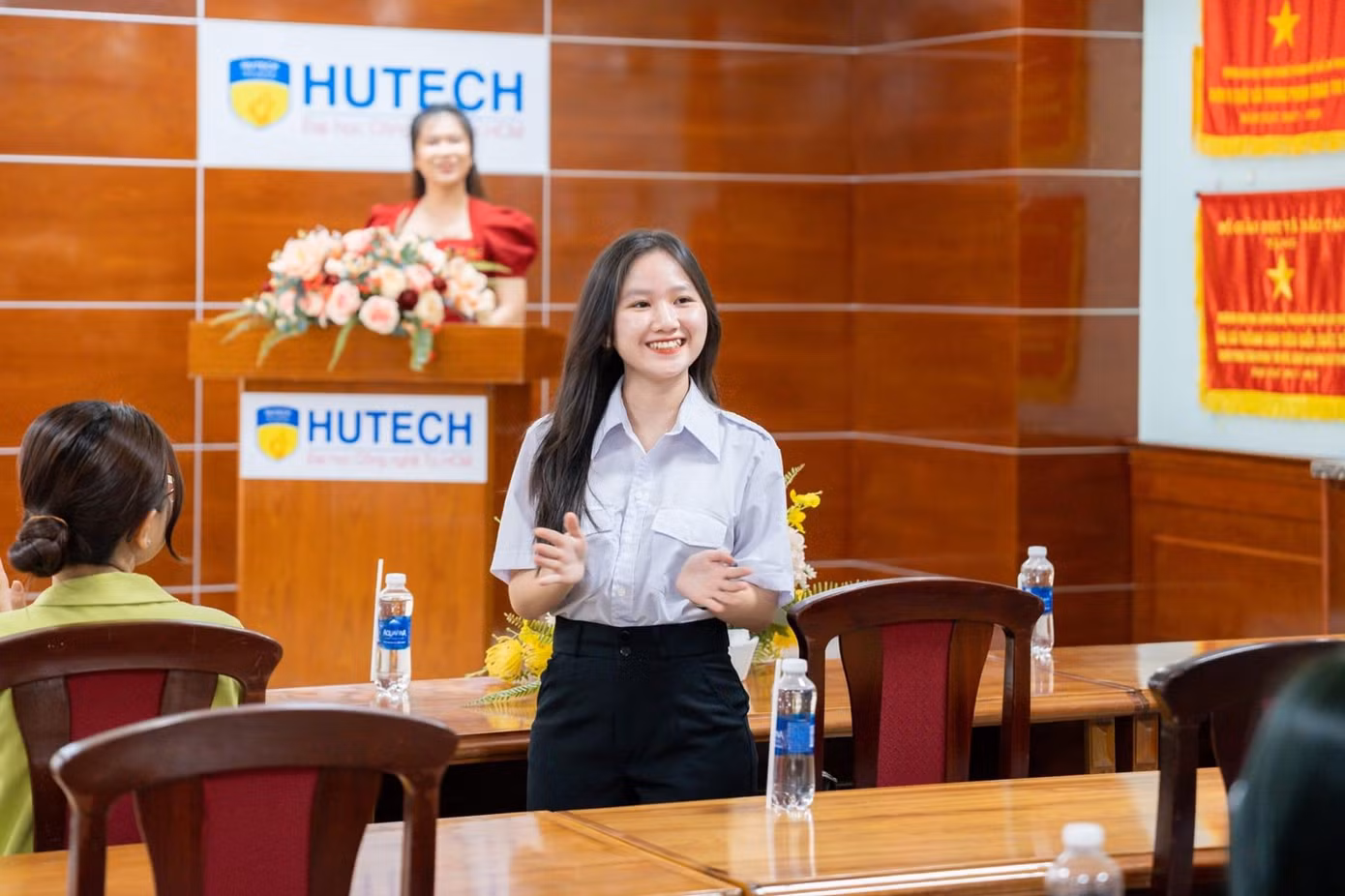 Như Quỳnh hiện là Phó Chủ tịch Hội Sinh viên trường ĐH Công nghệ TP. HCM. (Ảnh: NVCC)