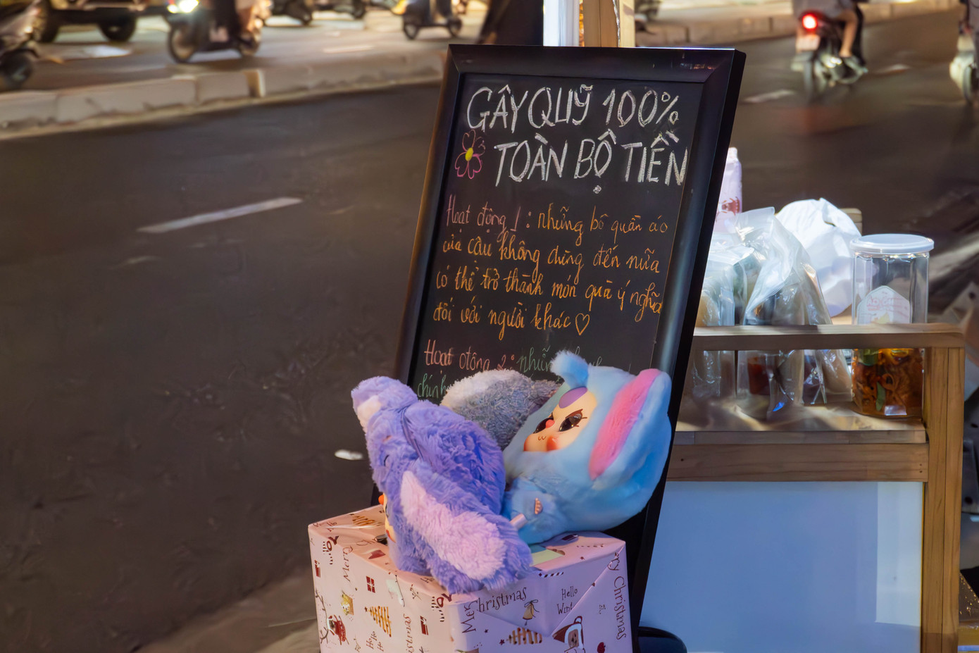 Ngoài gây quỹ, dự án còn tổ chức nhiều hoạt động ý nghĩa khác. (Ảnh: Xuân Tiên)