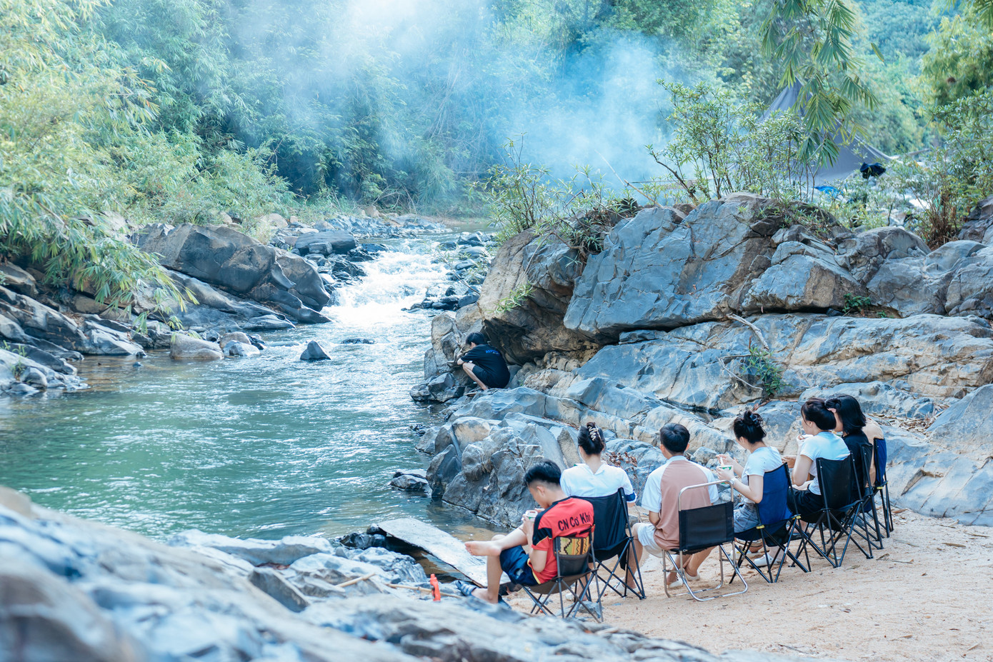 “Gu” camping của nhiều bạn trẻ hiện nay là thích các địa điểm thiên nhiên hoang sơ, ít người biết đến. “Gu” camping của nhiều bạn trẻ hiện nay là thích các địa điểm thiên nhiên hoang sơ, ít người biết đến.