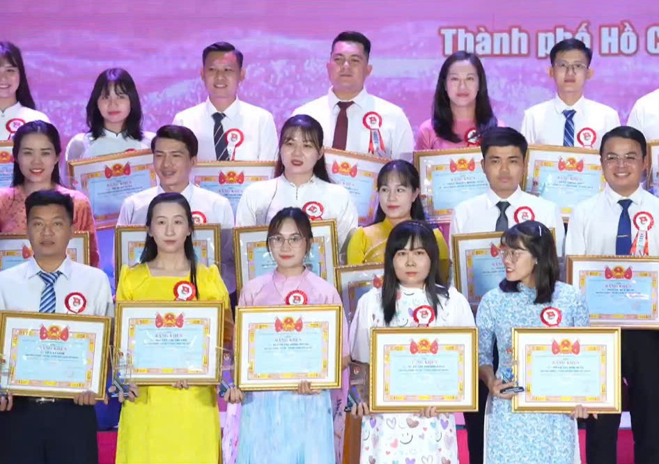 97 nhà giáo trẻ đạt danh hiệu trong nhiều năm liên tục.