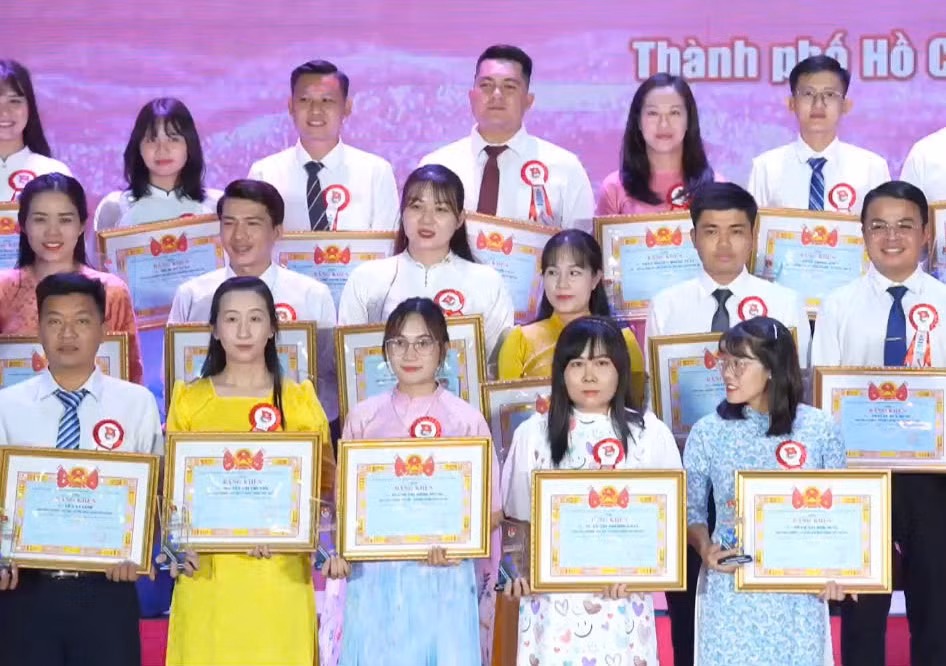 97 nhà giáo trẻ đạt danh hiệu trong nhiều năm liên tục.