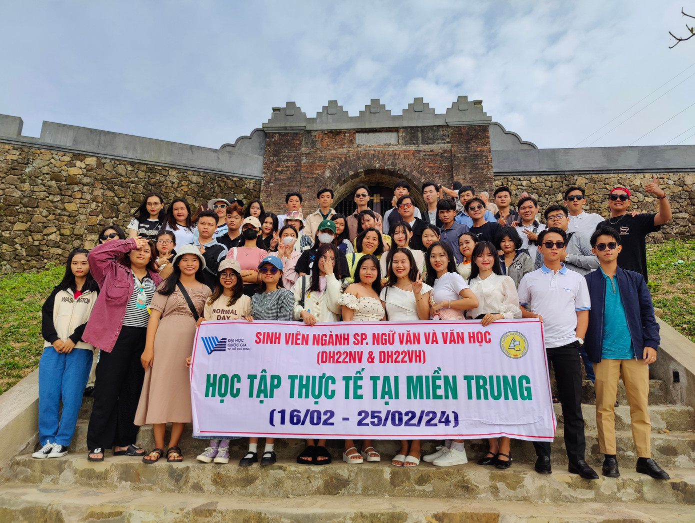 Chuyến đi đưa các bạn sinh viên đến nhiều địa danh của các tỉnh, thành trên cả nước. Chuyến đi đưa các bạn sinh viên đến nhiều địa danh của các tỉnh, thành trên cả nước.