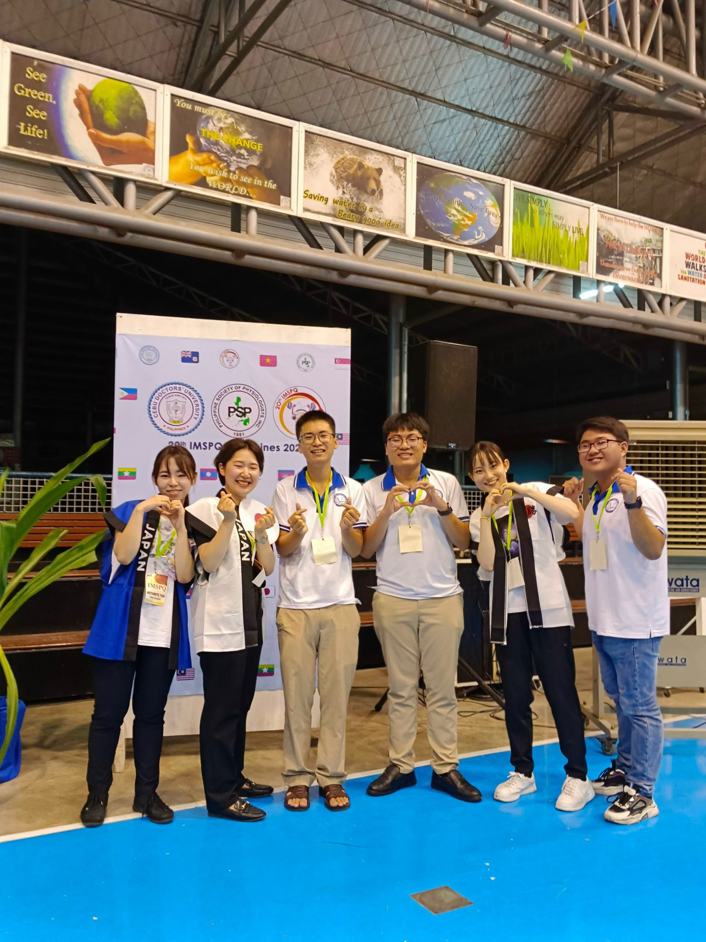 Bên cạnh những khoảnh khắc cạnh tranh đầy kịch tính, các bạn trẻ còn được giao lưu bạn bè quốc tế, học hỏi văn hóa tại nước chủ nhà Philippines.