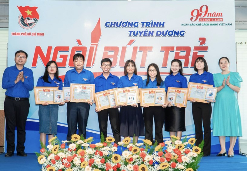 Qua 11 lần tổ chức từ năm 2004, Ban Thường vụ Thành Đoàn TP. HCM đã trao Giải thưởng 'Ngòi bút trẻ' cho 192 cá nhân. Qua 11 lần tổ chức từ năm 2004, Ban Thường vụ Thành Đoàn TP. HCM đã trao Giải thưởng 'Ngòi bút trẻ' cho 192 cá nhân.