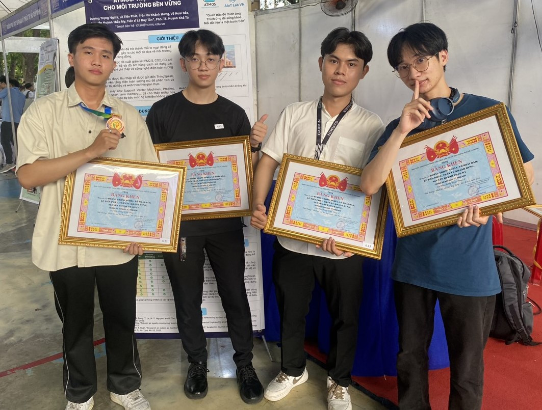 Dự án giành Huy chương Đồng, Giải thưởng “Thiết kế, chế tạo, ứng dụng” tại Liên hoan Tuổi trẻ Sáng tạo TP. HCM, năm 2024.