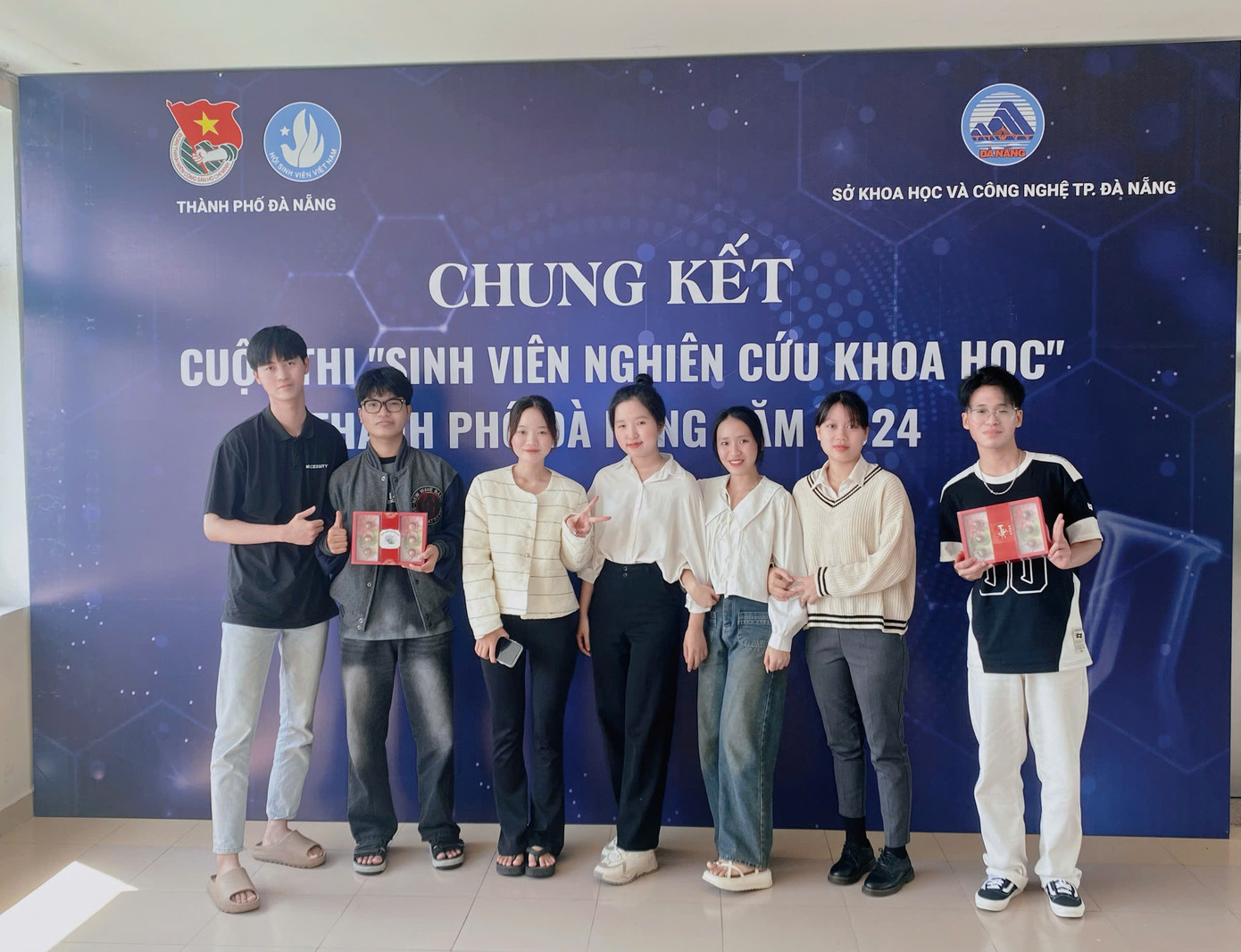 Nhóm dự án từng tham gia một số cuộc thi.