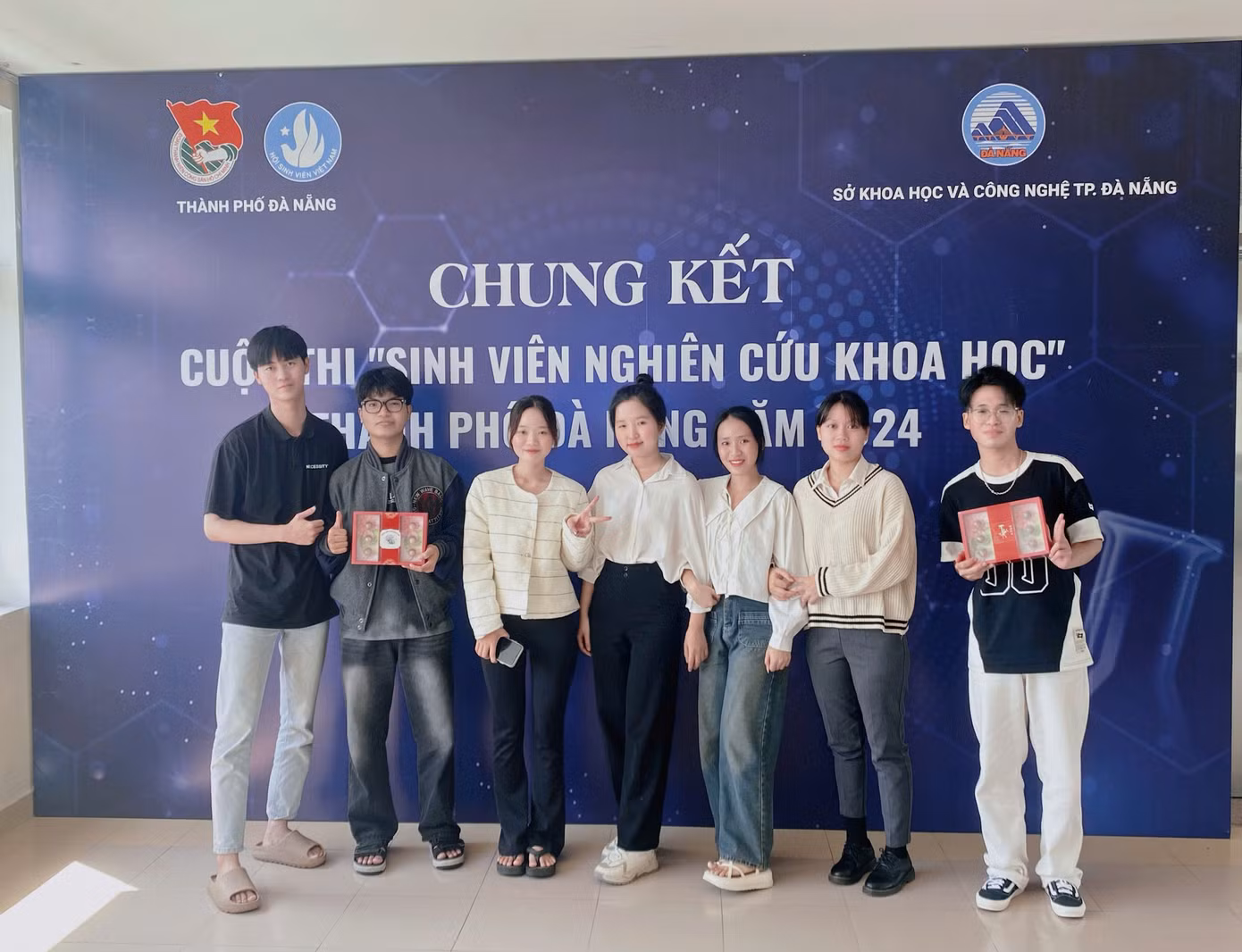 Nhóm dự án từng tham gia một số cuộc thi.