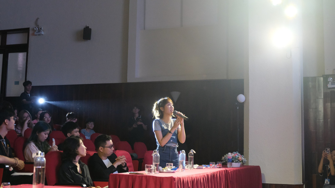 Giao lưu khách mời chuyên môn về vấn đề Định kiến giới trên mạng xã hội và cách “tự vệ". Giao lưu khách mời chuyên môn về vấn đề Định kiến giới trên mạng xã hội và cách “tự vệ".