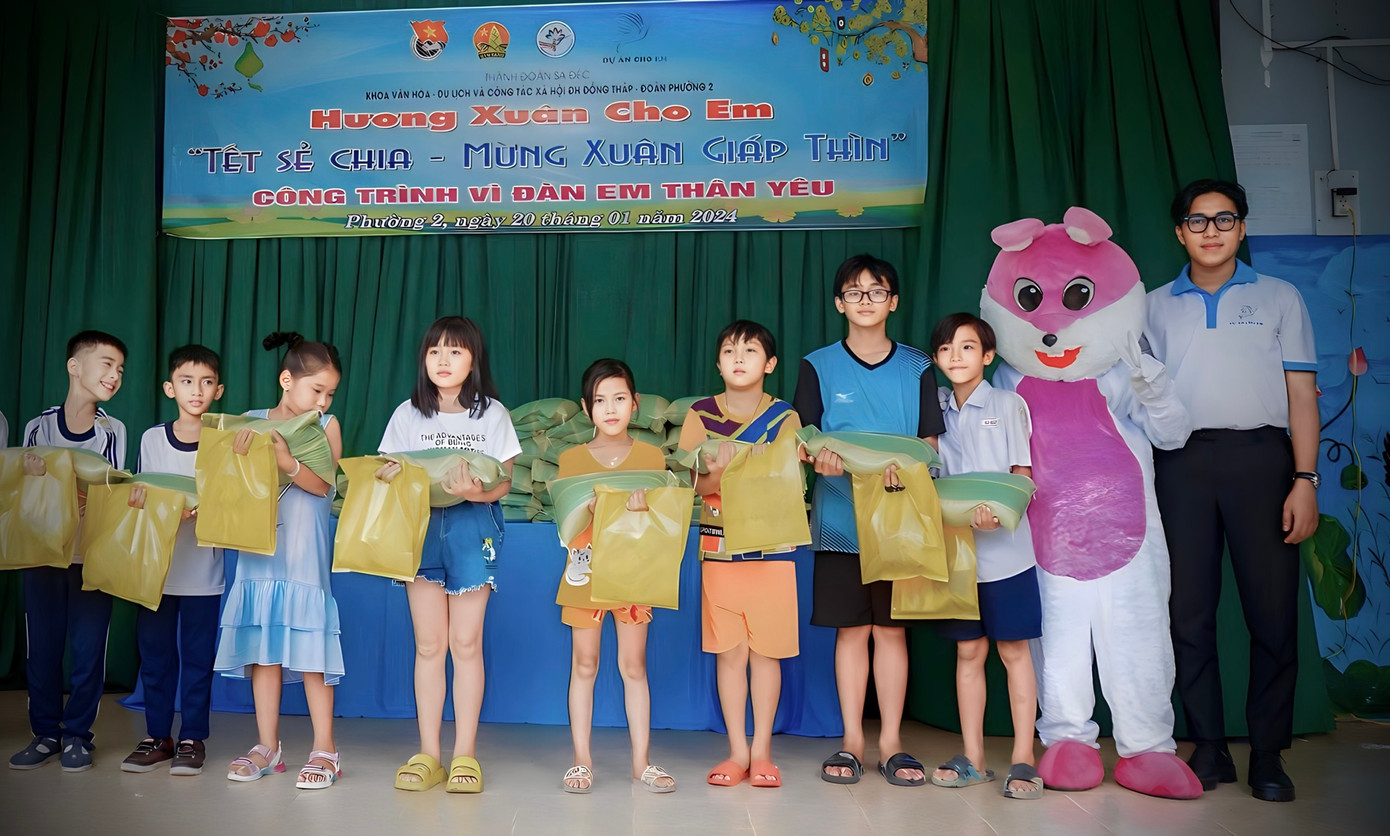 Ngọc Hải luôn tích cực trong công tác tình nguyện. Ngọc Hải luôn tích cực trong công tác tình nguyện.