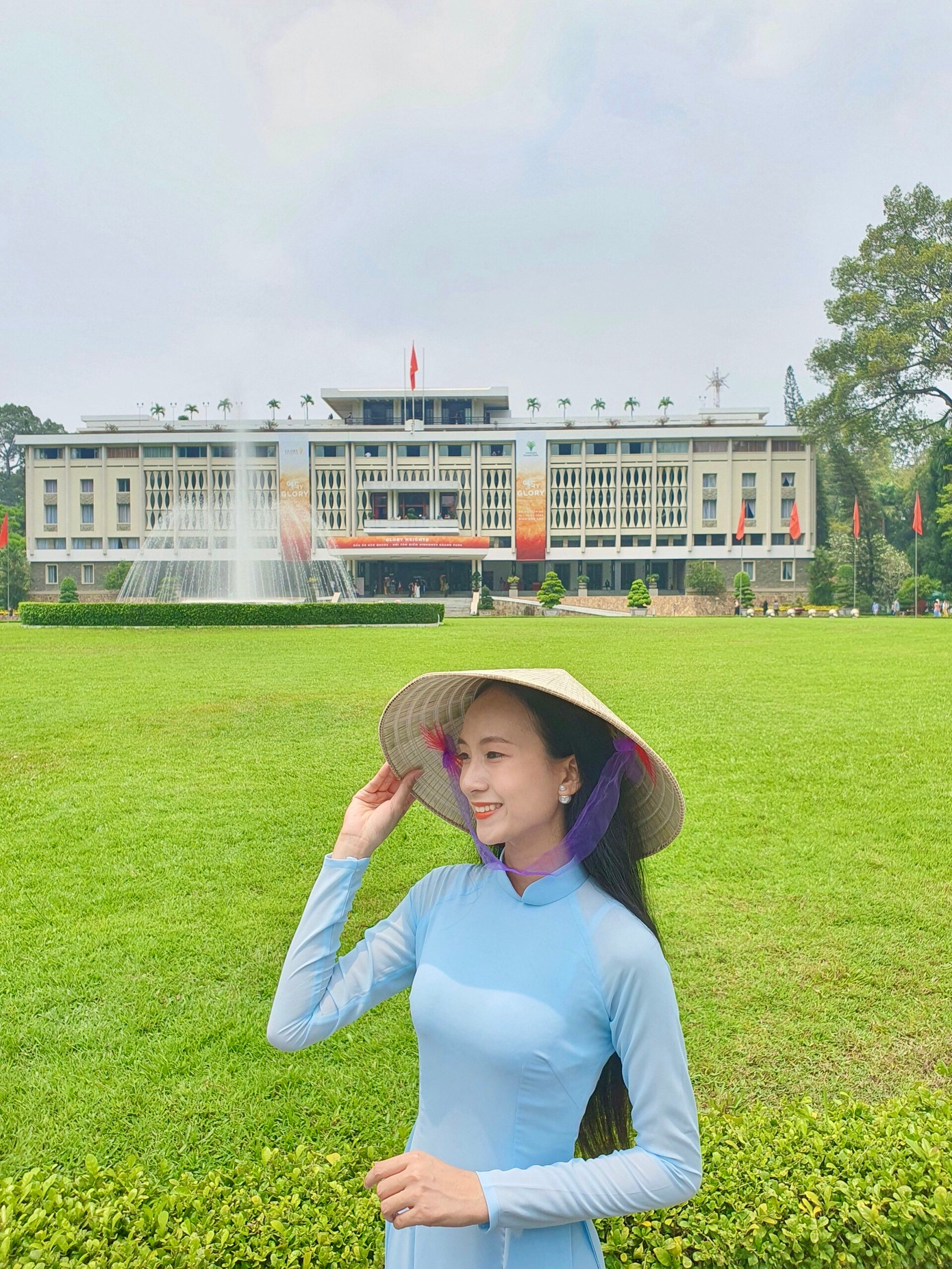 Mỹ Linh duyên dáng trong tà áo dài chụp tại Dinh Độc Lập. (Ảnh: NVCC) Mỹ Linh duyên dáng trong tà áo dài chụp tại Dinh Độc Lập. (Ảnh: NVCC)